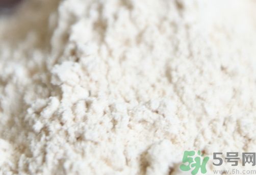 宮保雞丁用淀粉嗎?宮保雞丁用的是淀粉還是生粉?