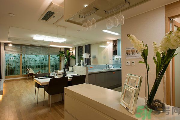 吹空調(diào)喉嚨痛怎么辦？吹空調(diào)喉嚨痛怎么回事？