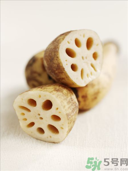 蓮藕里面的泥怎么清理？蓮藕里面的泥巴怎么洗？