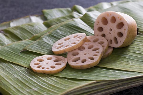 蓮藕里面發(fā)黑能吃嗎？蓮藕發(fā)黑了還能吃嗎？