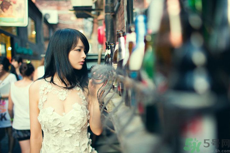 14歲女孩的乳頭有多大？14歲女生乳房正常有多大？