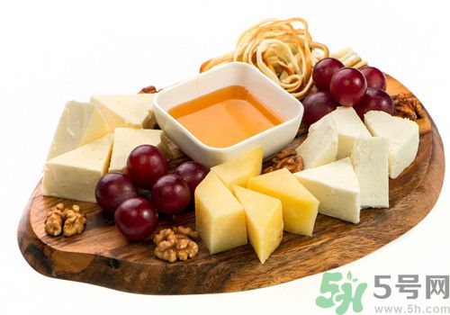 奶酪怎么吃最好吃?奶酪吃法大全 奶酪怎么吃最好吃?奶酪吃法大全