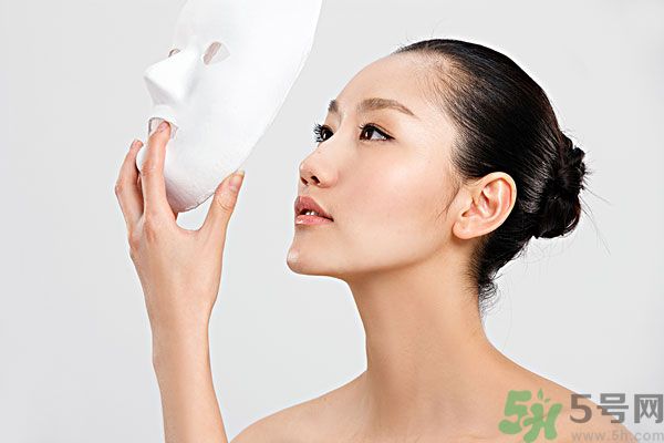 洗澡的時(shí)候可以敷面膜嗎？敷面膜和洗澡的順序