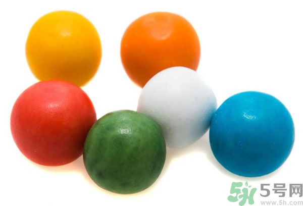 誤吞口香糖怎么辦呢？口香糖吃肚子里了怎么辦？