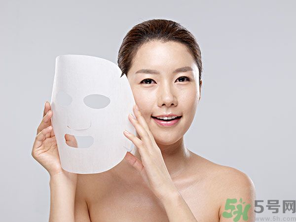 洗澡的時候可以敷面膜嗎？敷面膜和洗澡的順序