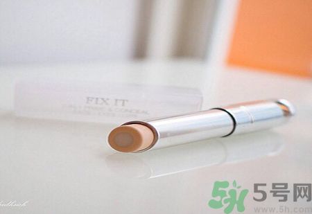 Dior瞬效美肌遮瑕膏適合什么膚質(zhì)？什么膚質(zhì)適合用Dior瞬效美肌遮瑕膏？