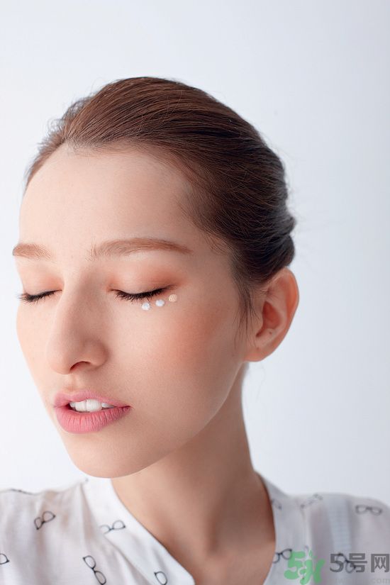 Dior瞬效美肌遮瑕膏適合什么膚質(zhì)？什么膚質(zhì)適合用Dior瞬效美肌遮瑕膏？