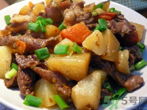 牛肉可以和土豆一起吃嗎?牛肉能和土豆同吃嗎? 牛肉可以和土豆一起吃嗎?牛肉能和土豆同吃嗎?