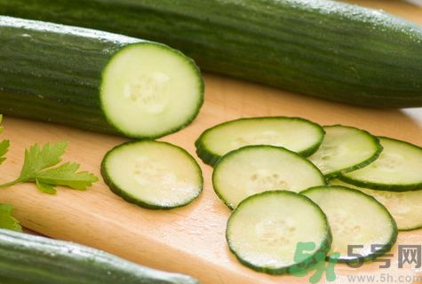 扁豆可以和黃瓜一起吃嗎?扁豆能和黃瓜同吃嗎? 扁豆可以和黃瓜一起吃嗎?扁豆能和黃瓜同吃嗎?