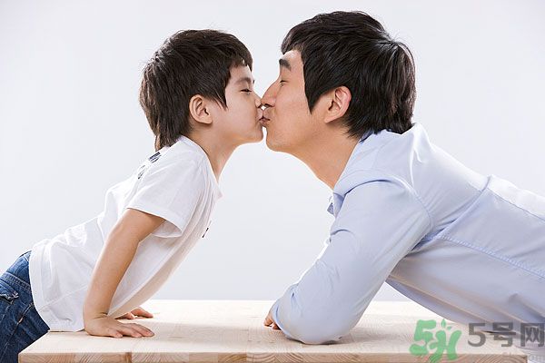 父親節(jié)給爸爸買什么禮物好？父親節(jié)送什么禮物給爸爸？