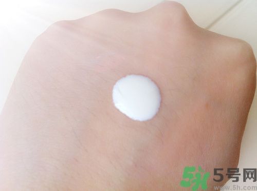 蘇菲娜sofina防曬霜哪款好用？sofina防曬白蕾絲藍(lán)蕾絲區(qū)別