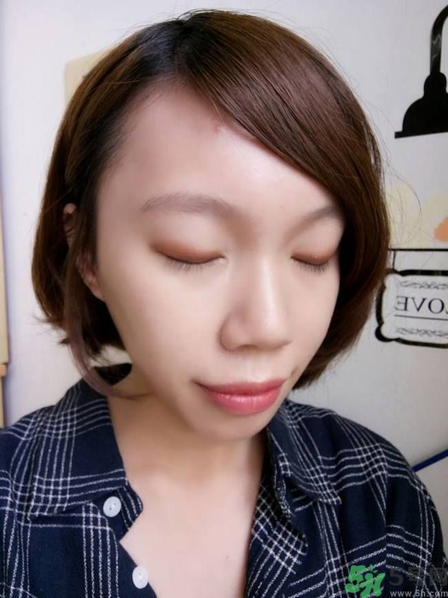 凱朵kate覺(jué)醒鉆光閃耀杏仁三色眼影使用方法及畫(huà)法步驟