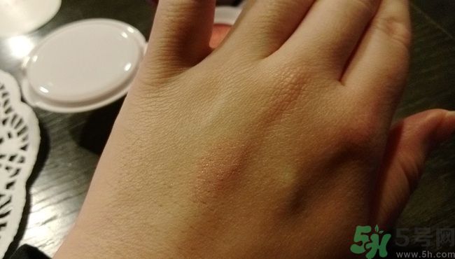 巴黎歐萊雅奇煥光采水光空氣輕墊腮紅使用方法 保質(zhì)期多久 巴黎歐萊雅奇煥光采水光空氣輕墊腮紅使用方法 保質(zhì)期多久