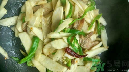 茭白沒(méi)炒熟可以吃嗎?茭白沒(méi)炒熟吃會(huì)怎么樣 茭白沒(méi)炒熟可以吃嗎?茭白沒(méi)炒熟吃會(huì)怎么樣