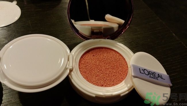 巴黎歐萊雅奇煥光采水光空氣輕墊腮紅使用方法 保質(zhì)期多久 巴黎歐萊雅奇煥光采水光空氣輕墊腮紅使用方法 保質(zhì)期多久