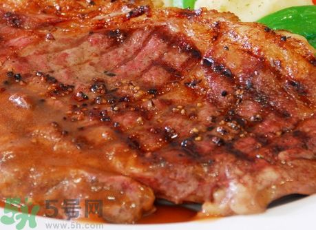 吃牛排可以喝豆?jié){嗎?牛排能和豆?jié){一起吃嗎? 吃牛排可以喝豆?jié){嗎?牛排能和豆?jié){一起吃嗎?