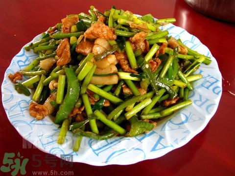 蒜苗和什么不能一起吃?蒜苗和什么搭配炒好吃 蒜苗和什么不能一起吃?蒜苗和什么搭配炒好吃