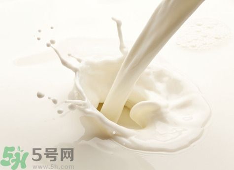 吃方便面可以喝牛奶嗎?吃方面便喝牛奶拉肚子 吃方便面可以喝牛奶嗎?吃方面便喝牛奶拉肚子