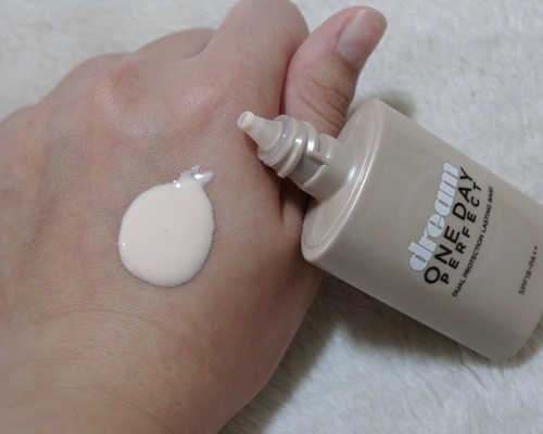 美寶蓮夢幻奇跡控油透潤持妝乳怎么樣？好用嗎？