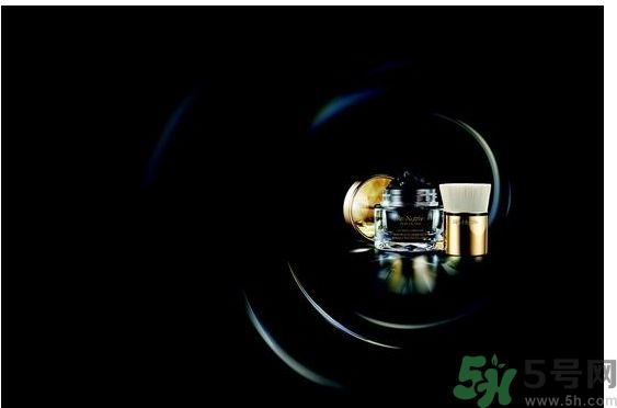 雅詩(shī)蘭黛白金級(jí)奢寵蘊(yùn)能黑鉆奢華面膜怎么使用？雅詩(shī)蘭黛白金級(jí)奢寵蘊(yùn)能黑鉆奢華面膜的使用方法？