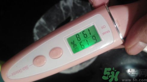 AHC面膜真假辨別圖片對(duì)比 AHC b5玻尿酸精華面膜真假鑒別圖解 AHC面膜真假辨別圖片對(duì)比 AHC b5玻尿酸精華面膜真假鑒別圖解