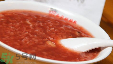 吃紅豆稀飯有什么好處?紅豆稀飯的功效與作用 吃紅豆稀飯有什么好處?紅豆稀飯的功效與作用