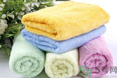 毛巾發(fā)黃是什么原因？毛巾發(fā)黃怎么辦？