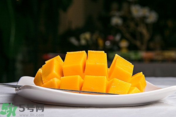 芒果晚上可以吃嗎？晚上吃芒果好嗎？