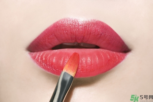 口紅能吃掉嗎？吃掉會怎么樣呢？