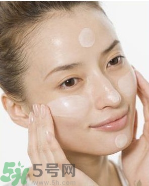 整天對(duì)著電腦，怎么減少對(duì)皮膚的傷害？