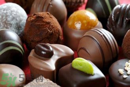 巧克力囊腫可以喝蜂蜜嗎？巧克力囊腫喝蜂蜜會惡化嗎？