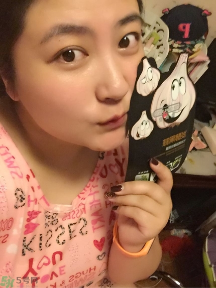 歐尚坊黑面膜怎么樣？歐尚坊黑蒜竹炭蠶絲面膜好用嗎？