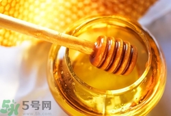 蜂蜜涂臉有什么好處?蜂蜜涂臉多長時(shí)間洗