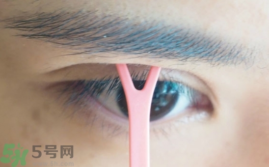 單眼皮怎么變雙眼皮了？單眼皮上面有一條線