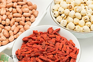 吃蓮子有什么好處和壞處？吃蓮子要去心嗎？