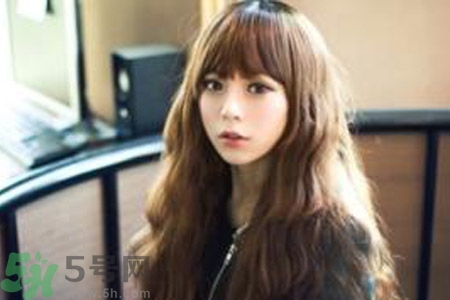 燙發(fā)和染發(fā)一起做好嗎？燙發(fā)和染發(fā)要分開做嗎？