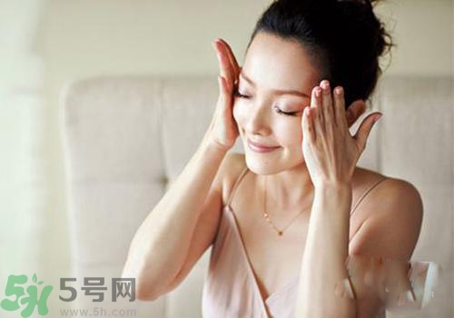 肌底液和精華液有什么區(qū)別？肌底液和精華液的區(qū)別