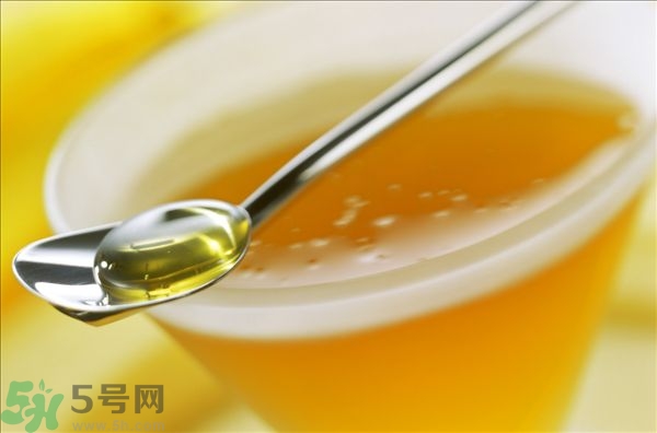 蜂蜜放久了有酒味是怎么回事？蜂蜜有酒味還能喝嗎？