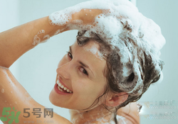 夏天一天洗幾次澡比較好？夏天一天洗幾次澡比較養(yǎng)生？