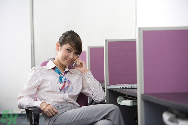 耳機(jī)接電話輻射大嗎？用耳機(jī)減少輻射是真的嗎？