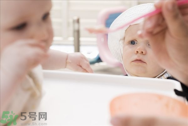 ?皰疹性咽峽炎有什么癥狀？寶寶?皰疹性咽峽炎癥狀