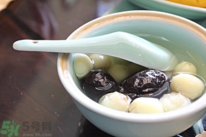 蓮子心能治失眠嗎？喝蓮心茶可以治療失眠嗎？