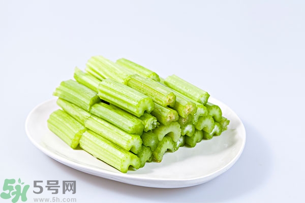 芹菜放久了能吃嗎？芹菜放軟了還能吃嗎？