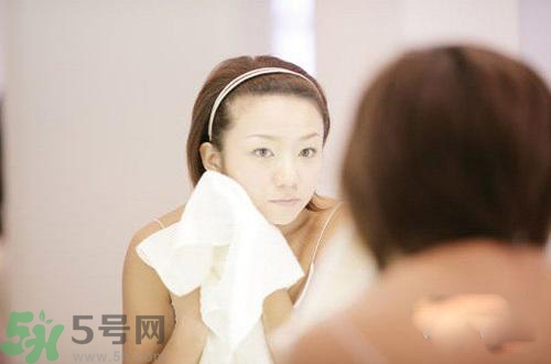 眼妝暈妝怎么辦？解救眼妝暈妝的方法