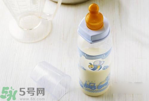 奶粉結(jié)塊是怎么回事？奶粉結(jié)塊可以吃嗎？