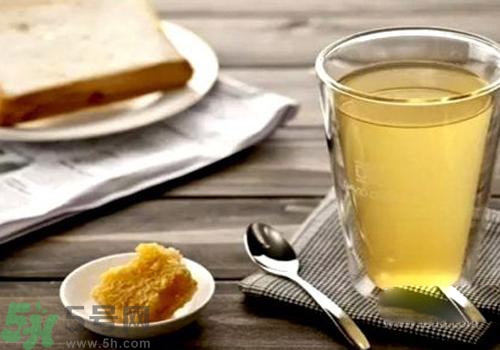 一天喝多少蜂蜜水合適？怎么正確喝蜂蜜水？