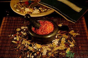 陳皮長霉還可以吃嗎？陳皮上有發(fā)霉了怎么辦？