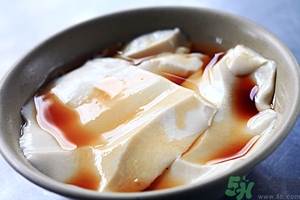 在家怎么制作豆腐腦？怎么制作豆腐腦呢？