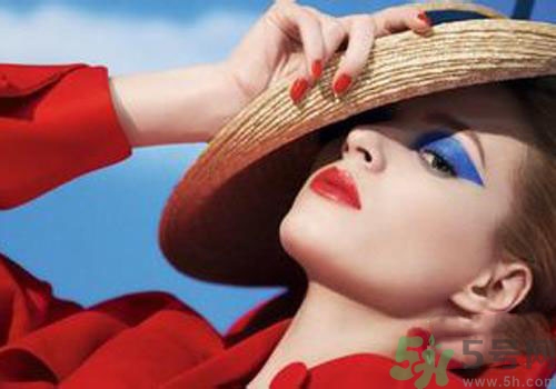 皮膚黑適合什么顏色的口紅？不同膚色怎么挑選口紅？