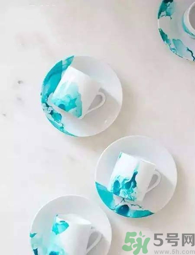 指甲油會(huì)過期嗎？指甲油過期是什么樣的？